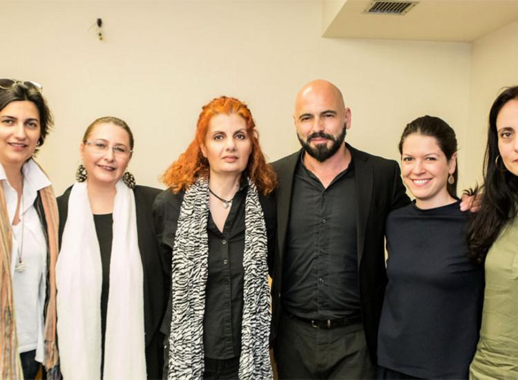 Aπό αριστερά προς δεξιά:Σέβη Παπαδοπούλου, Έλλη Ρουμπέν (Artway- Tεχνότροπον), Έλενα Χριστάκου (Artway- Tεχνότροπον), Δημήτρης Μαραμής, Αφροδίτη Παπακαλού (δημοσιογράφος Freesunday), Mίνα Μαύρου (δημο