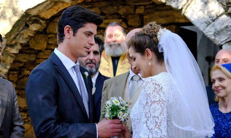 «Σ' αγάπησα» - το τραγούδι του γάμου στις AΓΡΙΕΣ ΜΕΛΙΣΣΕΣ από την Αναστασία Μουτσάτσου
