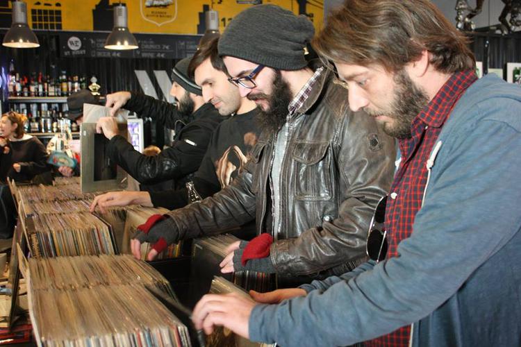 Ολοκληρώθηκε με ξέφρενο ενθουσιασμό το 1ο «Vinyl is Back» στη Θεσσαλονίκη