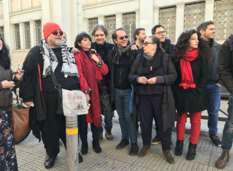 «Ό,τι και να πεις Μενδώνη, το τραγούδι δεν τελειώνει» 