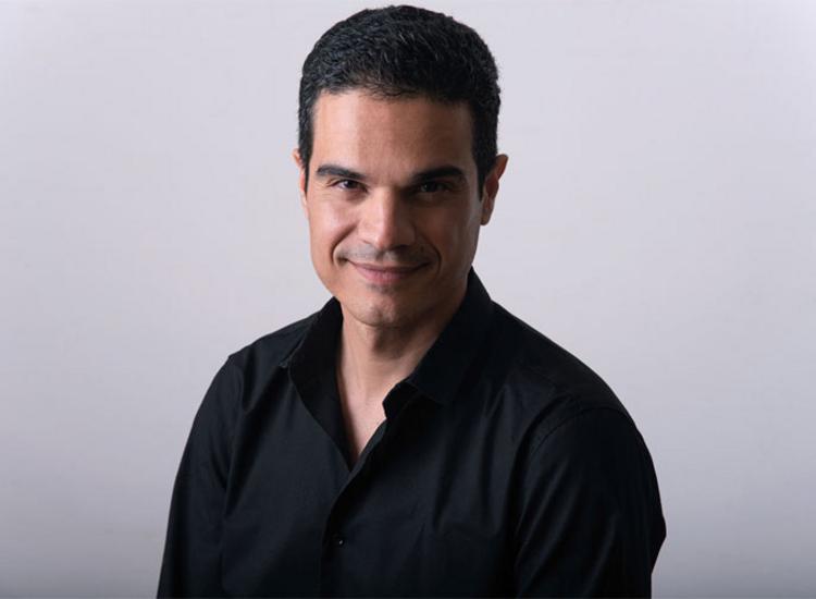Σπύρος Κλείσσας: «H jazz γλώσσα επιτρέπει μία καινούργια ανάγνωση του έργου του Μίμη Πλέσσα»