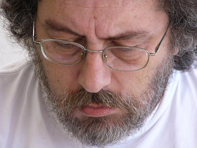 Πέθανε ο δημοσιογράφος Γιώργος Χαρωνίτης