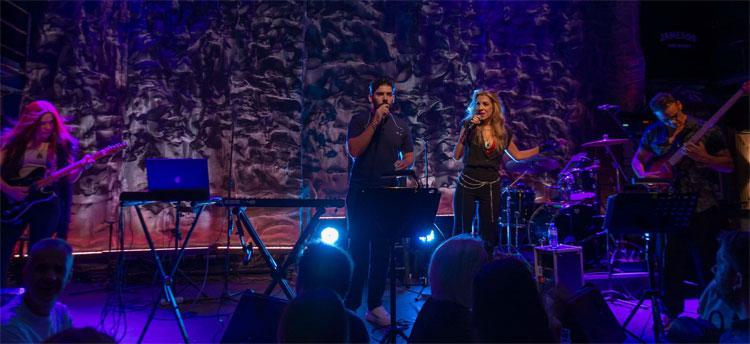 Μια νύχτα στον Σταυρό χωρίς «πρέπει» - με τη Φρόσω Στυλιανού & The Alternadivas