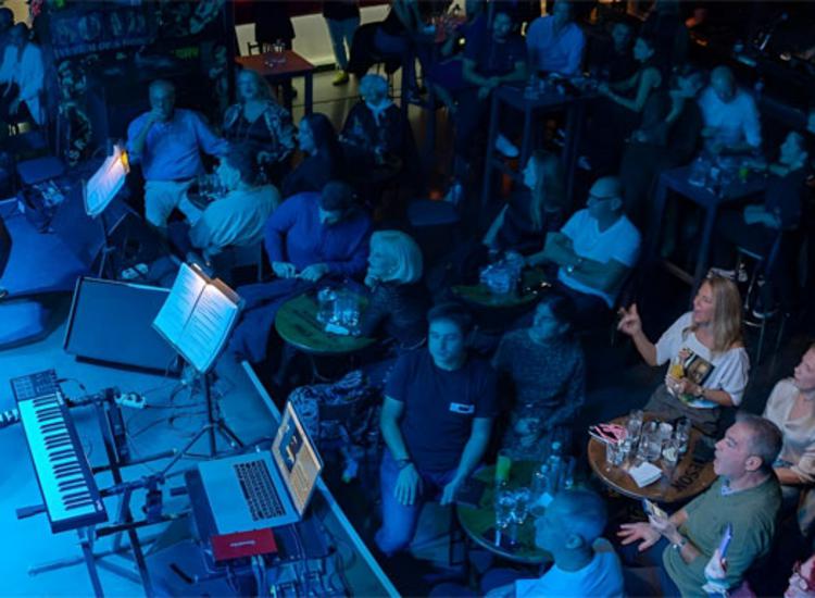 Μια νύχτα στον Σταυρό χωρίς «πρέπει» - με τη Φρόσω Στυλιανού & The Alternadivas