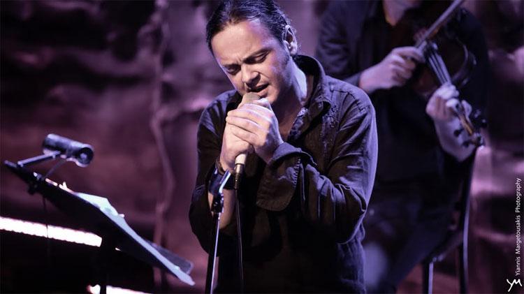 O Bασίλης Γισδάκης στη «Μικρή Σκηνή» στη Θεσσαλονίκη