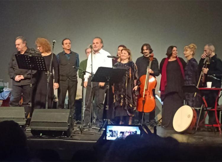 «Πέρα απ' το φως, πού τόπος, πού αηδόνι;» στο κατάμεστο θέατρο ΝΟUS