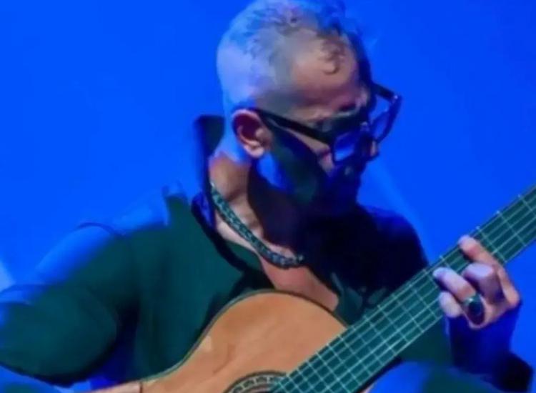 Μιχάλης Χατζηαναστασίου: «Η σχέση μου με την Κωμωδία αποκαταστάθηκε σαν έρωτας με τη δεύτερη ματιά» 