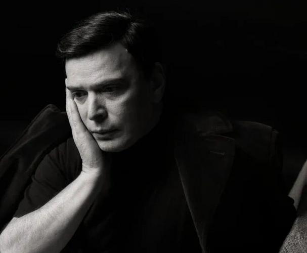 Γιώργος Μαρίνος:«Ο καλλιτέχνης πρέπει να είναι αμφισβητίας και αναρχικός»
