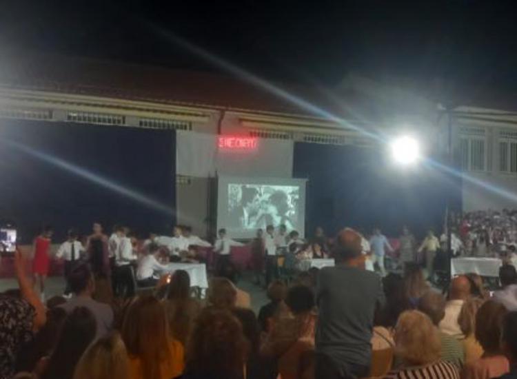 Το Γ' Δημοτικό Σχολείο Κηφισιάς στο σύμπαν του Μάνου Χατζιδάκι