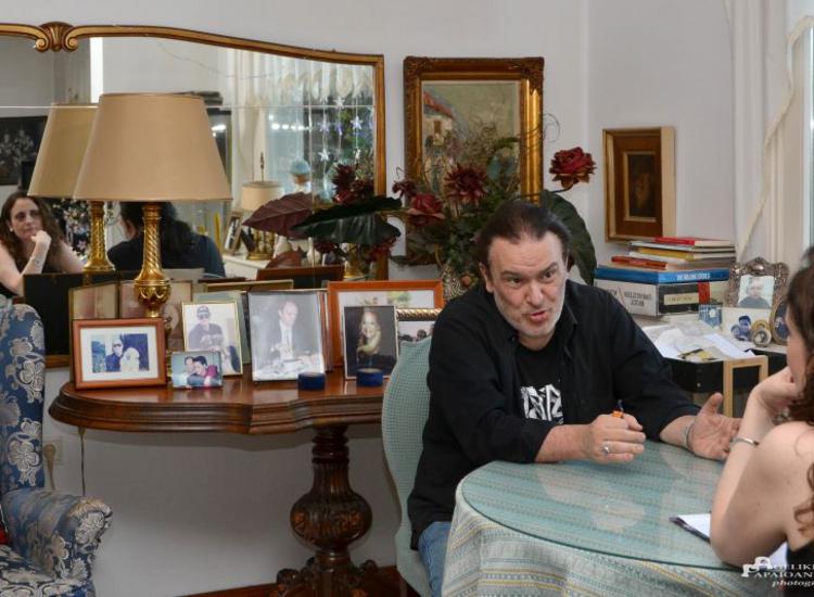 Κώστας Λειβαδάς: «Μέσα από το τραγούδι πρέπει να βγαίνουμε ευγενέστεροι και δυνατότεροι»