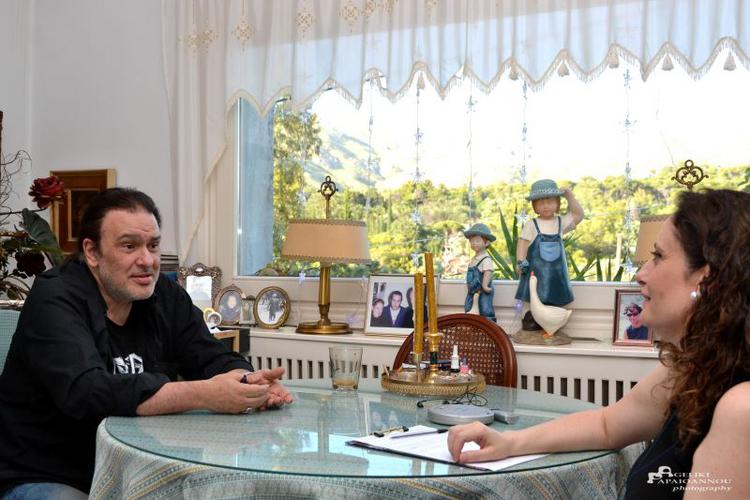 Κώστας Λειβαδάς: «Μέσα από το τραγούδι πρέπει να βγαίνουμε ευγενέστεροι και δυνατότεροι»