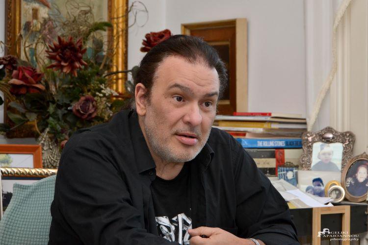 Κώστας Λειβαδάς: «Μέσα από το τραγούδι πρέπει να βγαίνουμε ευγενέστεροι και δυνατότεροι»